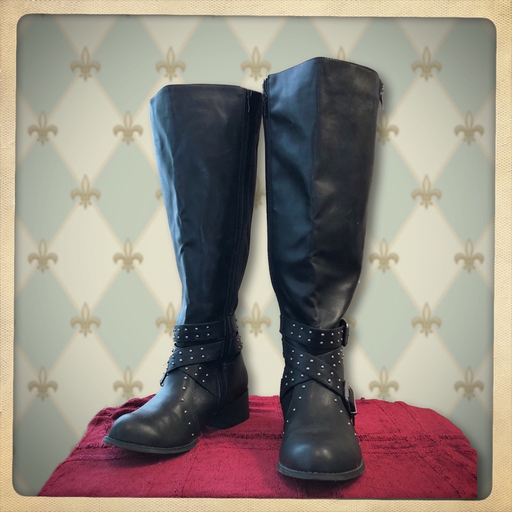 ❤️ 25% off Torrid Wide Calf Knee-High Moto Boots 7
